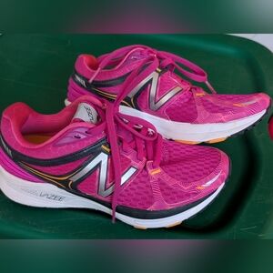 New Balance Women's/Girls Vazee Prism Shoes Size 5.5